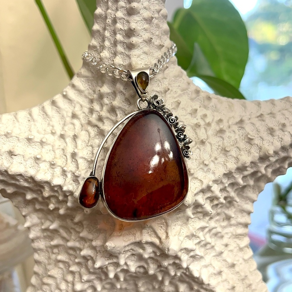 Sterling Silver .925 Amber Pendant